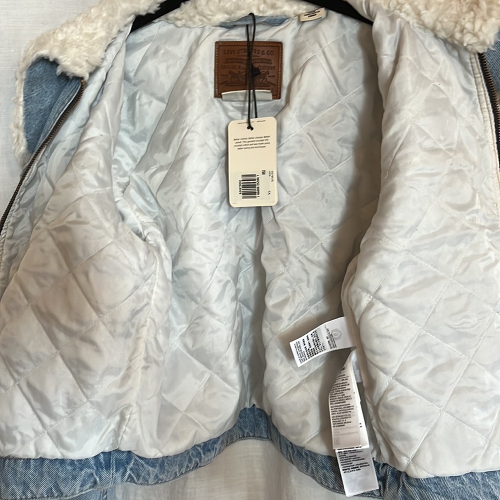 NWT Levi’s Retro Sherpa Trucker Jacket XS - Picture 3 of 5
